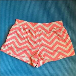 Chevron Patterned Women Shorts